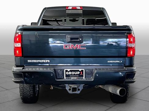 Used 2018 GMC Sierra 2500 Denali w/ Duramax Plus Package AWD/4WD image 5