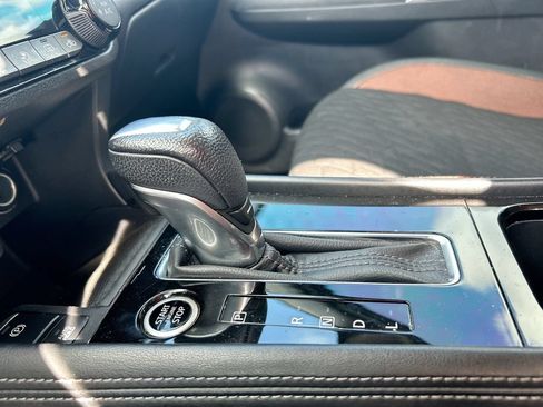 Used 2021 Nissan Kicks SR FWD image 23
