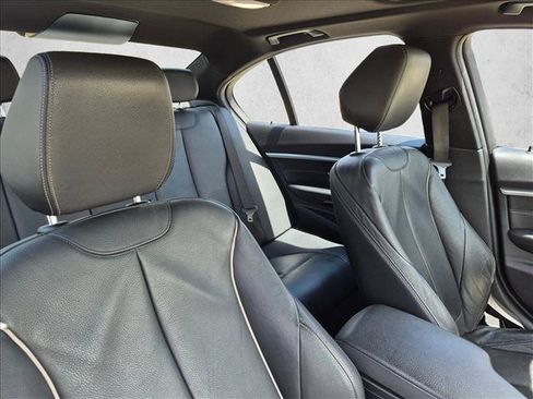 Used 2017 BMW 340i Sedan RWD image 18