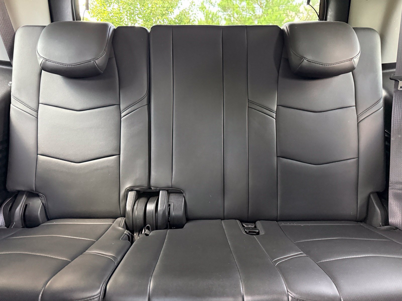 Used 2016 Cadillac Escalade Luxury AWD/4WD image 44