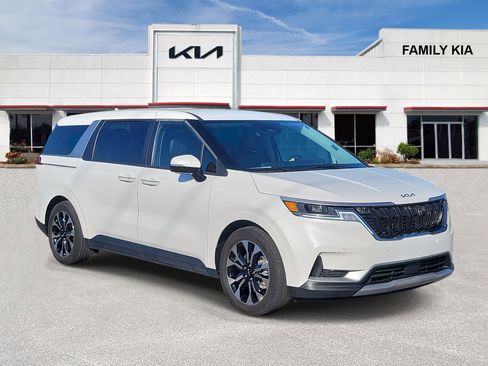 Certified 2024 Kia Carnival EX image 1