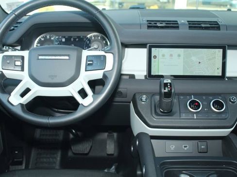 Used 2023 Land Rover Defender 110 image 4