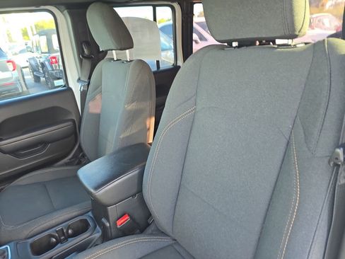Used 2024 Jeep Wrangler Sport S image 19