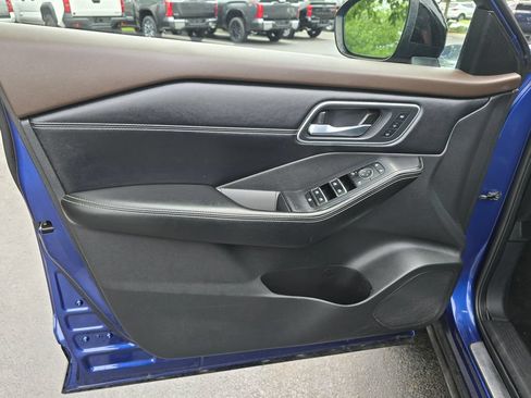 Used 2021 Nissan Rogue Platinum AWD/4WD image 18