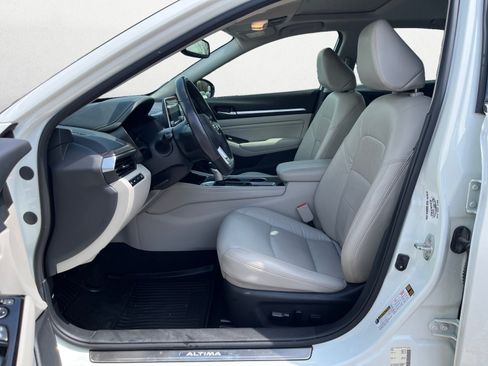 Used 2022 Nissan Altima 2.5 Platinum AWD/4WD image 10