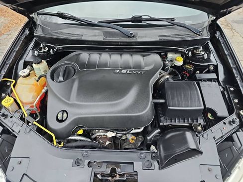 Used 2012 Chrysler 200 Touring FWD image 24