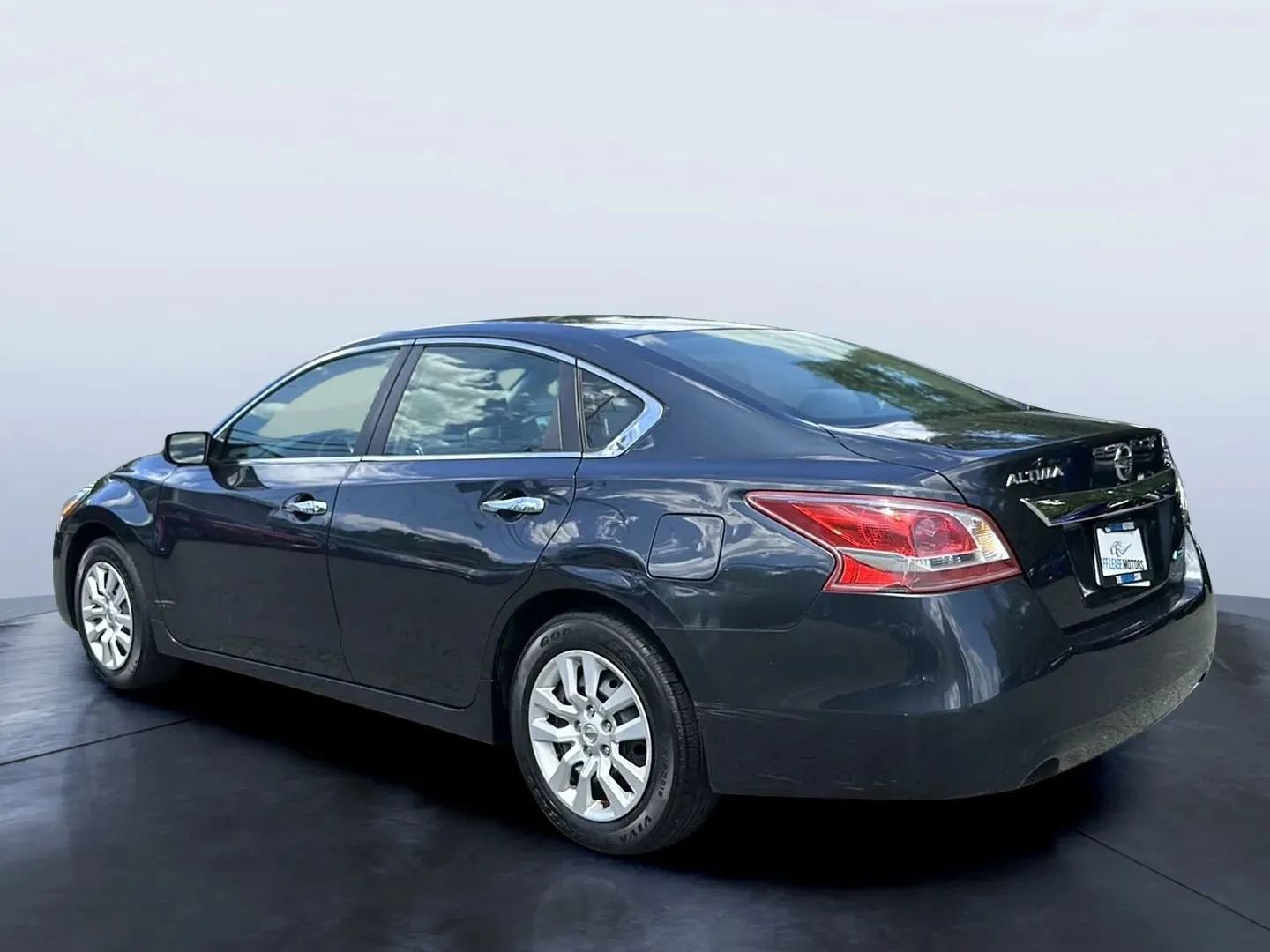 Used 2013 Nissan Altima 2.5 S FWD image 3