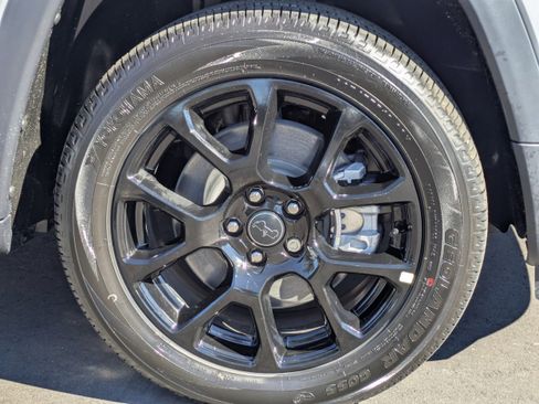 New 2026 Jeep Compass Latitude image 11