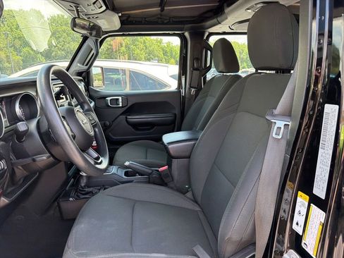 Used 2018 Jeep Wrangler Unlimited Sport AWD/4WD image 12