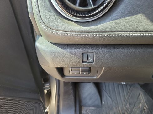 Used 2023 Chevrolet Colorado LT w/ LT Convenience Package II RWD image 25