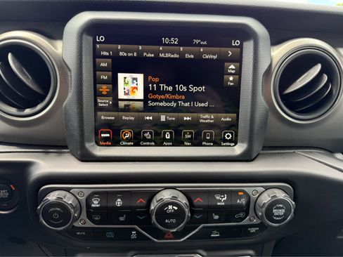 Used 2023 Jeep Wrangler Unlimited w/ Sun & Screen Package AWD/4WD image 21