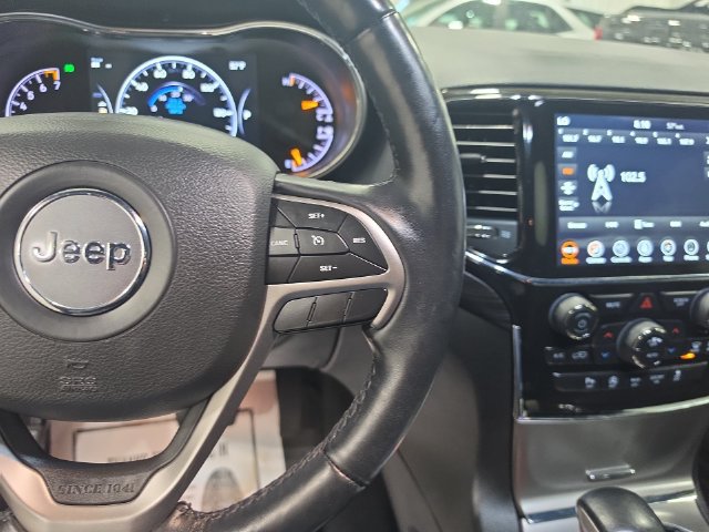 Used 2022 Jeep Grand Cherokee Laredo X AWD/4WD image 19
