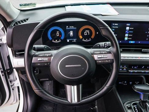 Used 2025 Hyundai Kona SEL image 12