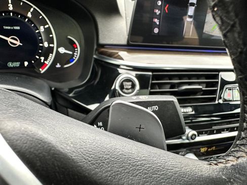 Used 2018 BMW 530i RWD image 18