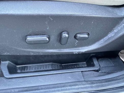 Used 2017 Ford Escape SE FWD image 42