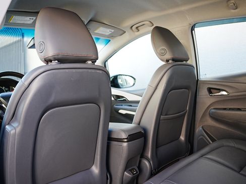 Used 2019 Chevrolet Bolt Premier w/ Infotainment Package image 12