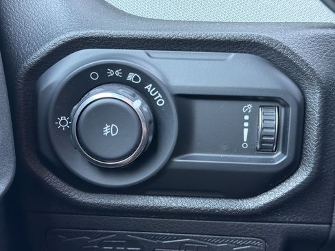 Used 2024 Jeep Wrangler Unlimited Sport AWD/4WD image 13