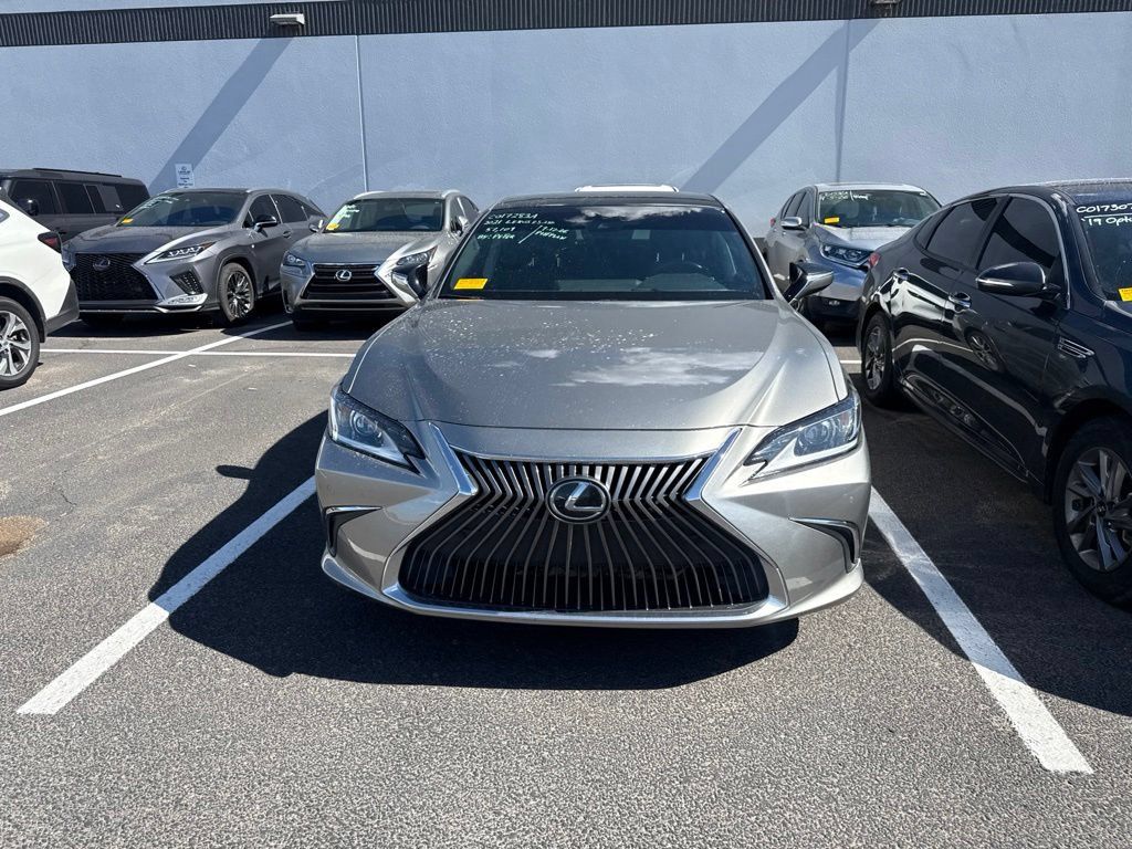 Used 2021 Lexus ES 350 w/ Premium Package FWD image 2