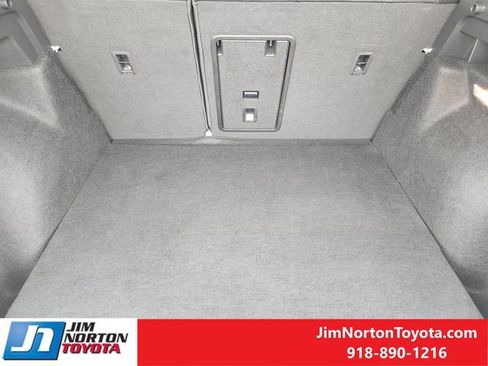 Used 2023 Volkswagen Taos SE w/ Panoramic Sunroof Package AWD/4WD image 32