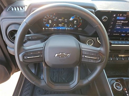 Used 2025 Chevrolet Colorado Trail Boss image 18