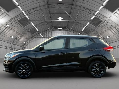 Used 2019 Nissan Kicks S FWD image 4