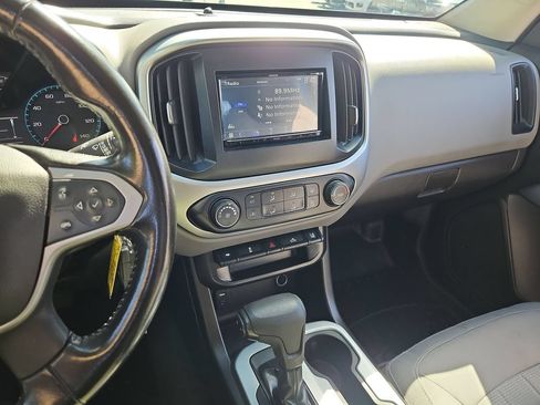 Used 2016 Chevrolet Colorado LT w/ LT Convenience Package AWD/4WD image 19