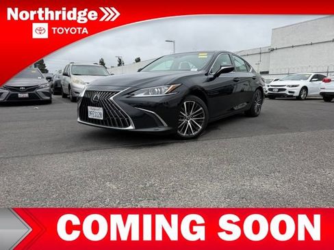 Used 2023 Lexus ES 300h w/ Premium Package FWD image 3