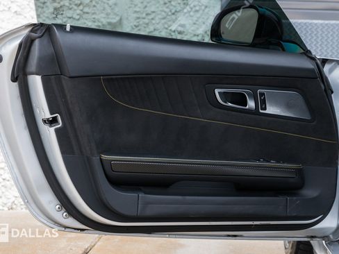 Used 2018 Mercedes-Benz AMG GT R image 25