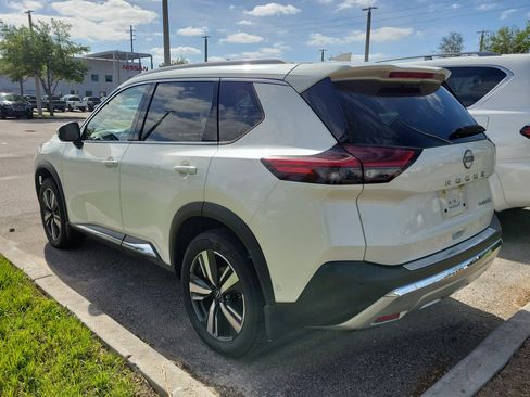 Used 2023 Nissan Rogue Platinum w/ Platinum Premium Package image 4