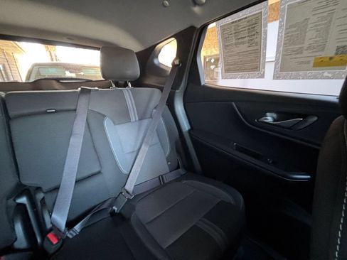 Used 2025 Chevrolet Blazer LT FWD image 37