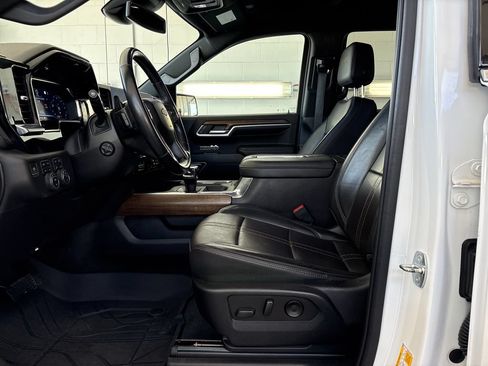 Used 2022 Chevrolet Silverado 1500 High Country AWD/4WD image 13