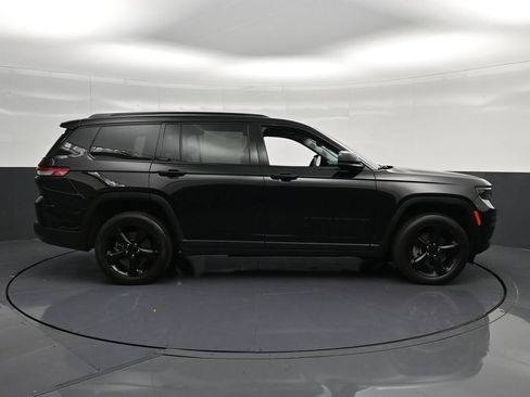 Used 2024 Jeep Grand Cherokee L Limited w/ Black Appearance Package RWD image 4