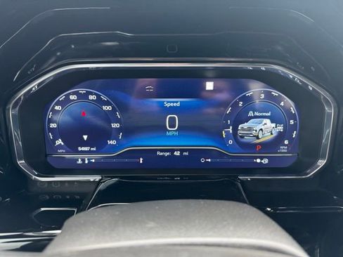 Certified 2022 Chevrolet Silverado 1500 High Country w/ Technology Package image 25