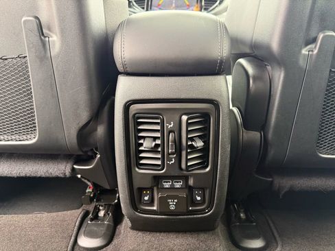 Used 2022 Dodge Durango GT image 28