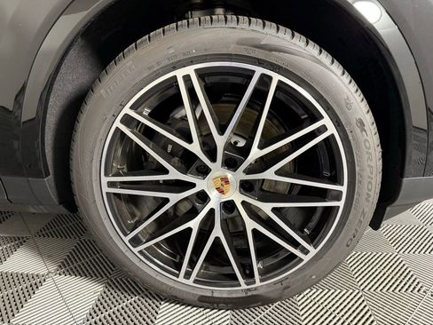 New 2026 Porsche Cayenne Coupe image 14