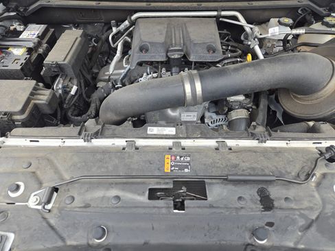 Used 2024 Chevrolet Colorado Z71 w/ Z71 Convenience Package 2 AWD/4WD image 34