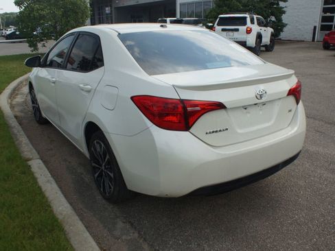 Used 2017 Toyota Corolla SE FWD image 3