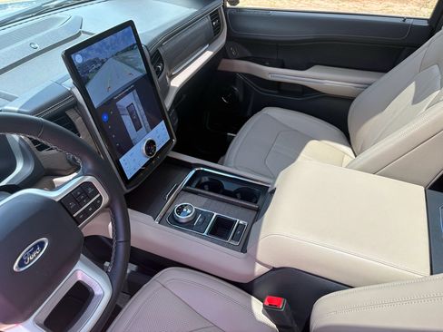 Used 2024 Ford Expedition Max Limited RWD image 17