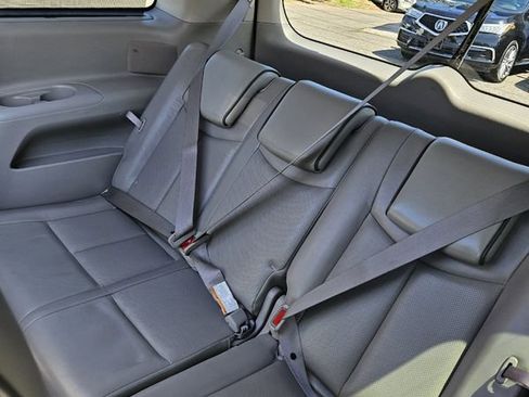 Used 2012 Nissan Quest LE w/ Tow Pkg FWD image 16