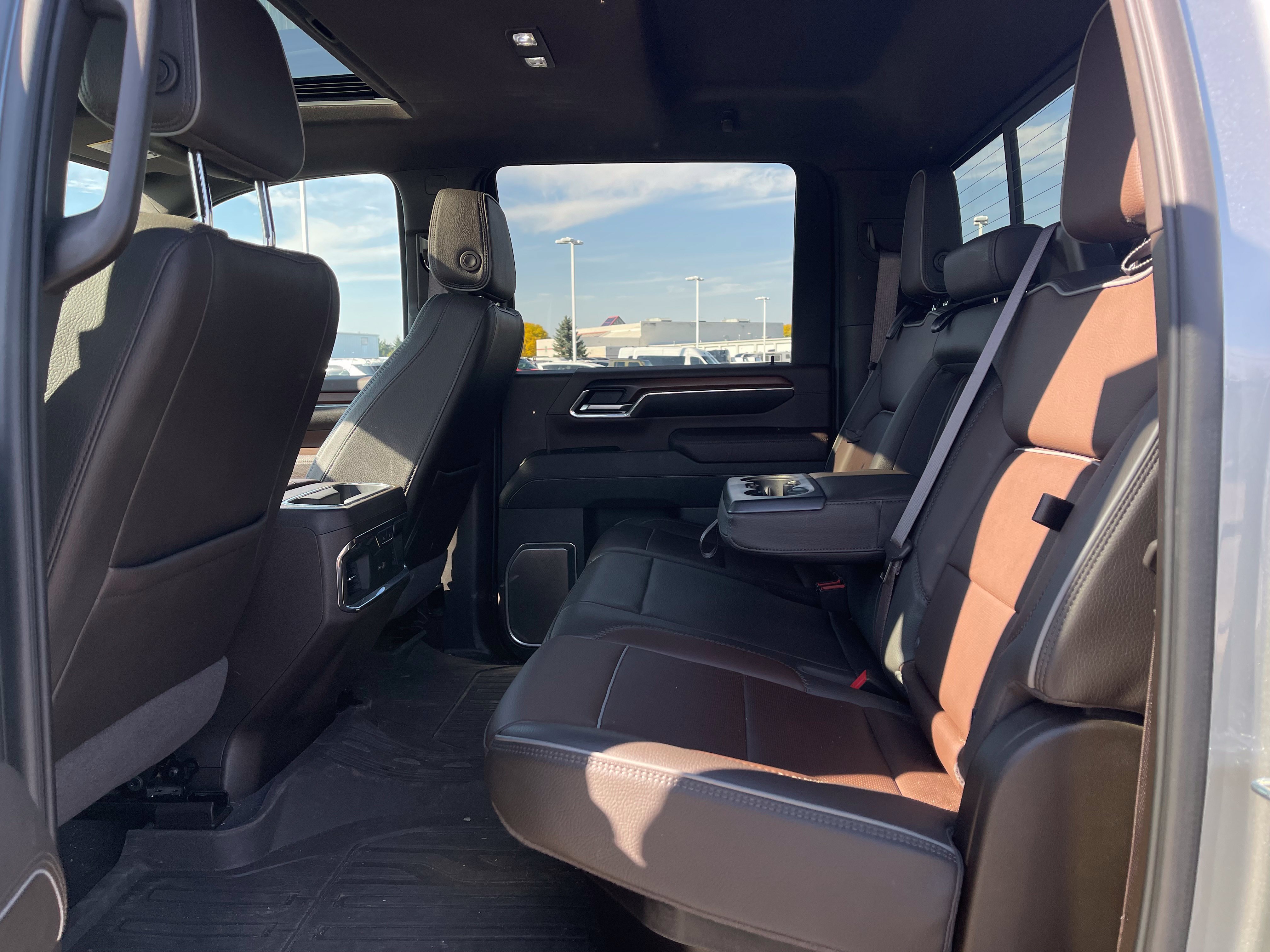 Used 2024 GMC Sierra 2500 Denali w/ Denali Reserve Package AWD/4WD image 15