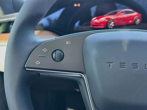 Used 2025 Tesla Model S AWD/4WD image 37