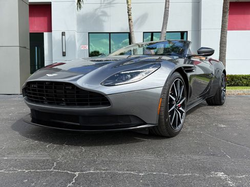 Used 2019 Aston Martin DB11 Volante image 6