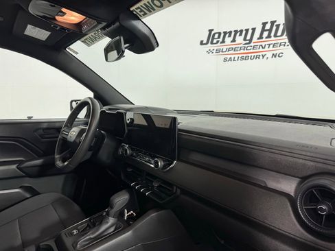 Used 2024 Chevrolet Colorado W/T RWD image 42