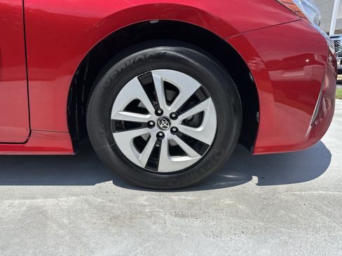 Used 2017 Toyota Prius Four Touring FWD image 13