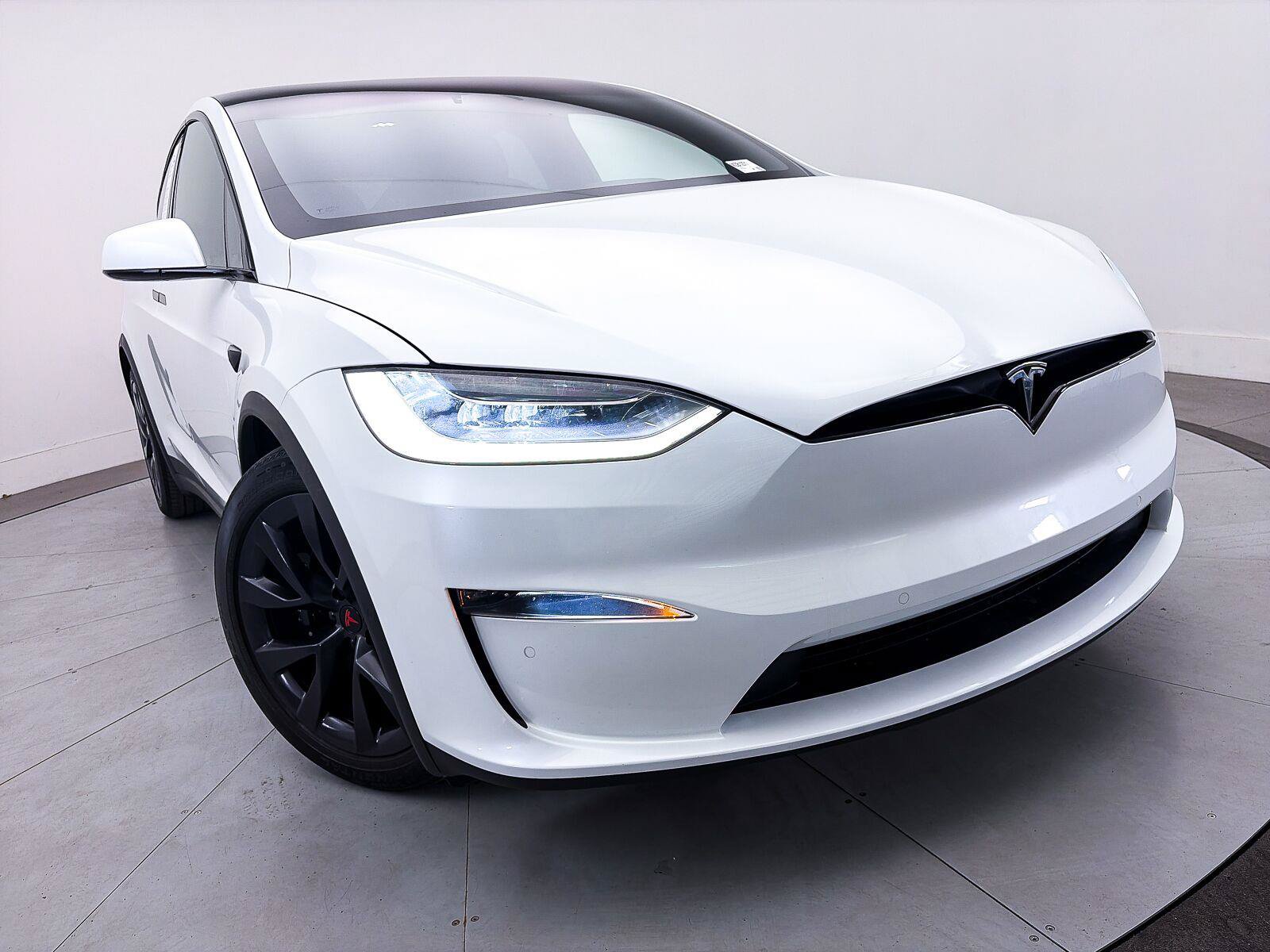 Used 2023 Tesla Model X AWD/4WD image 3