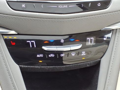 Used 2019 Cadillac XT5 Luxury image 24