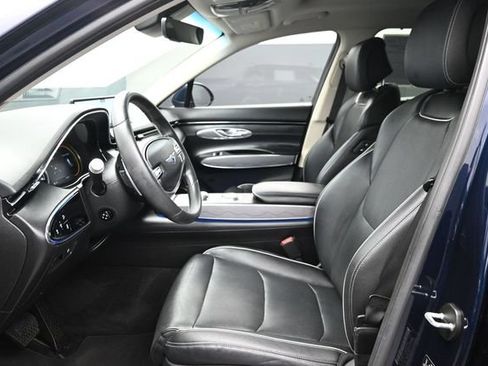 Used 2022 Genesis GV70 2.5T w/ Advanced Package AWD/4WD image 6