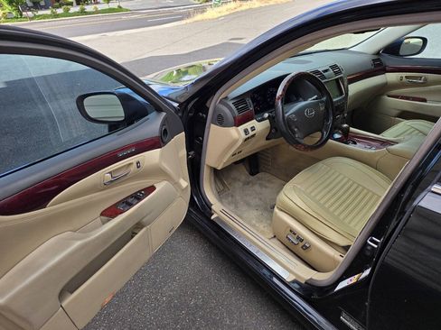 Used 2008 Lexus LS 460 RWD image 9