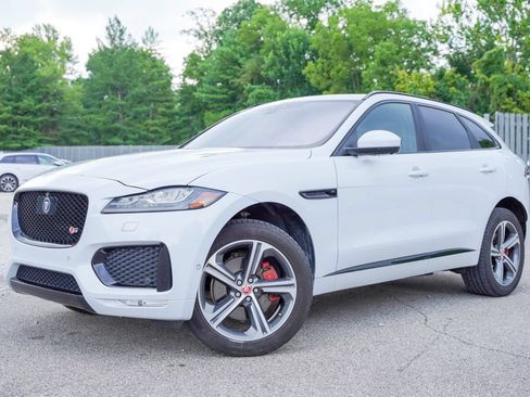 Used 2017 Jaguar F-PACE S AWD/4WD image 2