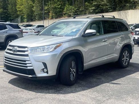 Used 2018 Toyota Highlander XLE AWD/4WD image 8